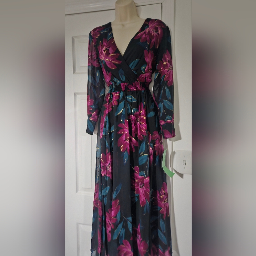 Elegant Floral Maxi Dress with Long Sleeves